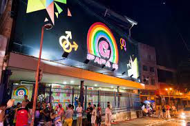 Jovem é espancado em festa LGBTQIA+ em boate do Rio de Janeiro