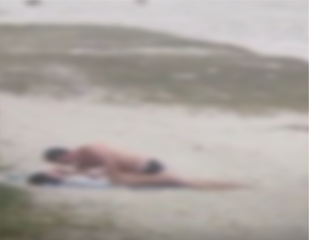 Casal hétero faz sexo explícito na praia