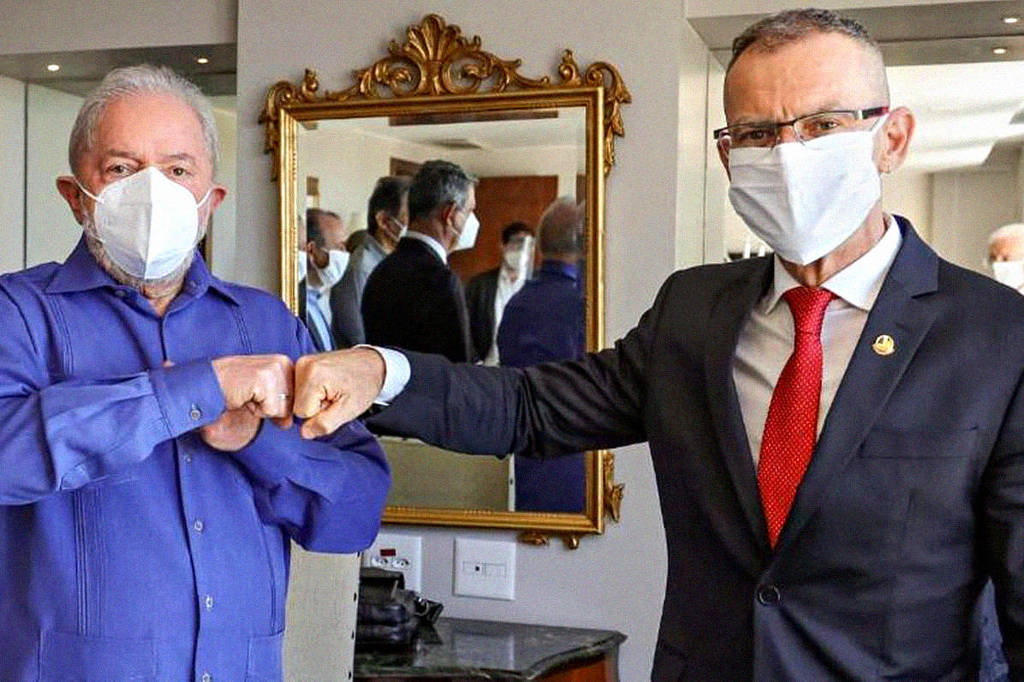Fabiano Contarato ao lado do ex-presidente e pré-candidato as eleições 2022, Lula
