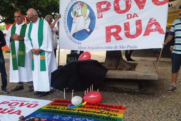 O padre Júlio Lancelotti lembrou que muitas agressões contra moradores de rua e pessoas LGBT não são registradas