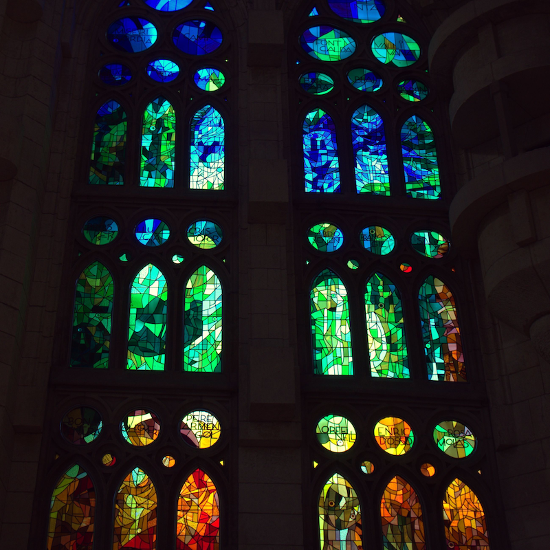 Vidrieras del interior de la Sagrada Familia.