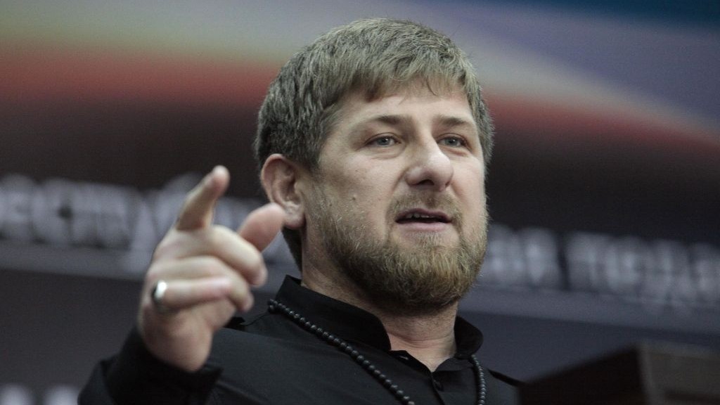 o presidente da Chechênia, Ramzan Kadyrov, teria prometida livrar o estado republicano da homossexualidade