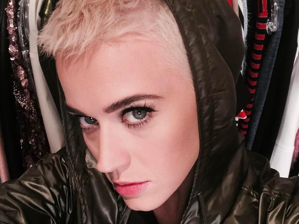 A cantora Katy Perry com o seu mais recente visual