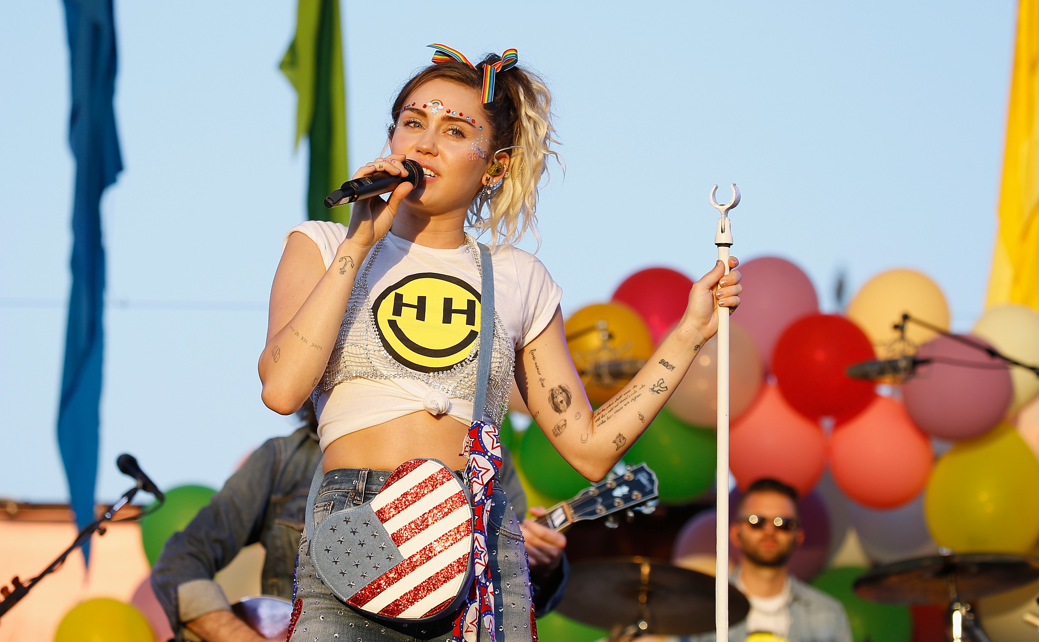 Miley Cyrus escreveu mensagem em apoio às vítimas da boate Pulse.