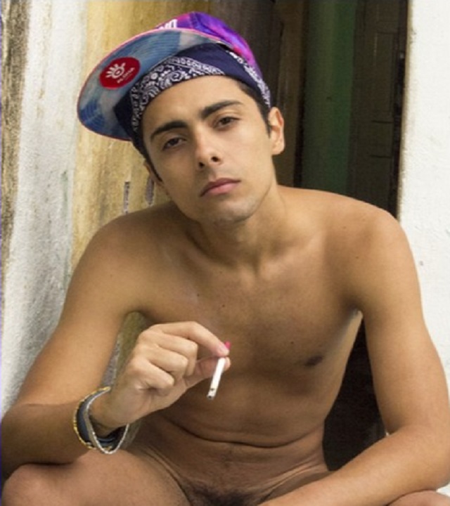 Repórter da Record, Gabriel Leão posa nu para revista Viva Boy da Itália.