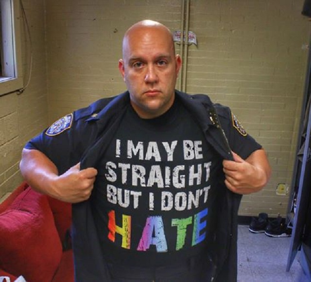 Post de policial em apoio a comunidade LGBT viraliza na internet