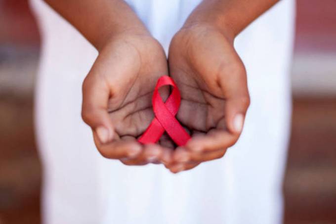 Apenas 9% dos entrevistados sabiam que soropositivos em tratamento não transmitem HIV