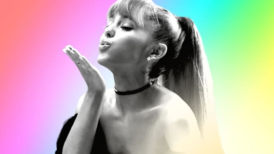 A cantora Ariana Grande foi coroada ícone gay pelo sua carreira