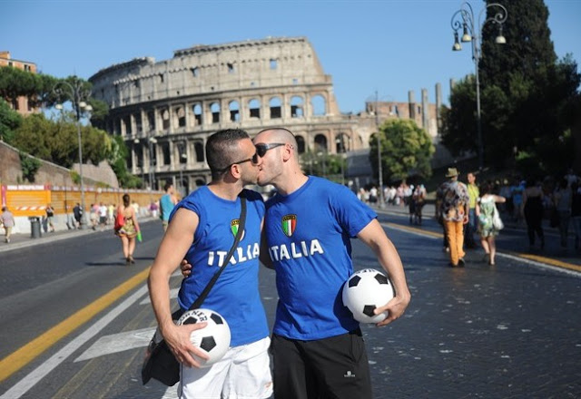 Proprietário de casa Italiano se recusou a alugar casa para casal gay