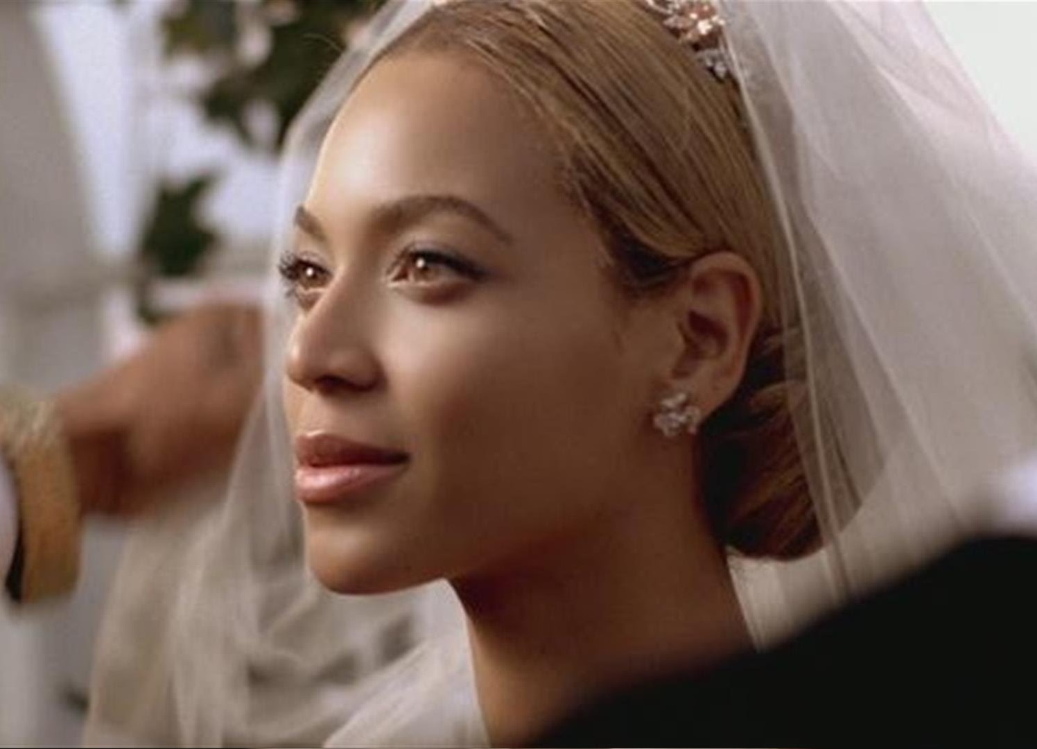 Gay cria flashmob com músicas da Beyonce para pedir seu namorado em casamento