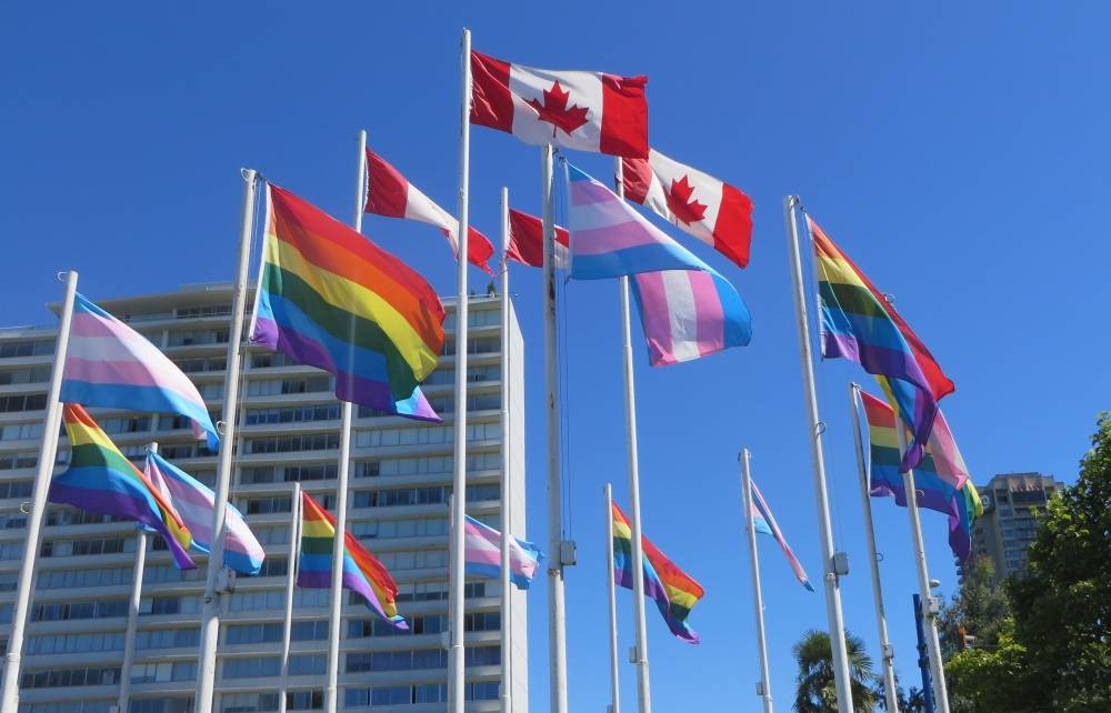 No Twitter, Canadá convida pessoas trans para se alistar em seu serviço militar