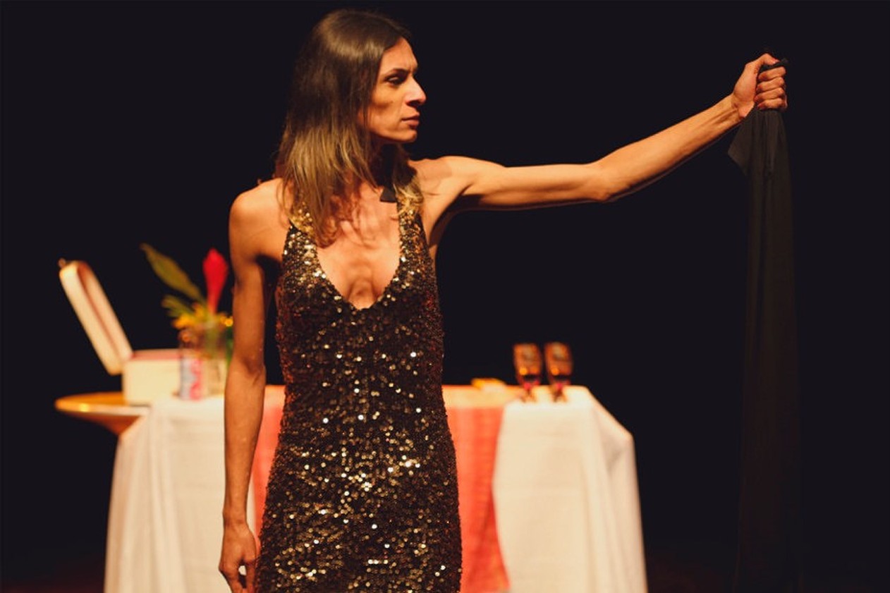 A atriz travesti Renata Carvalho interpreta Jesus no espetáculo