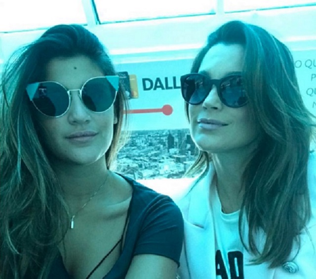 Flávia Alessandra e sua filha Giulia Costa foram confundidas com um casal em Nova York