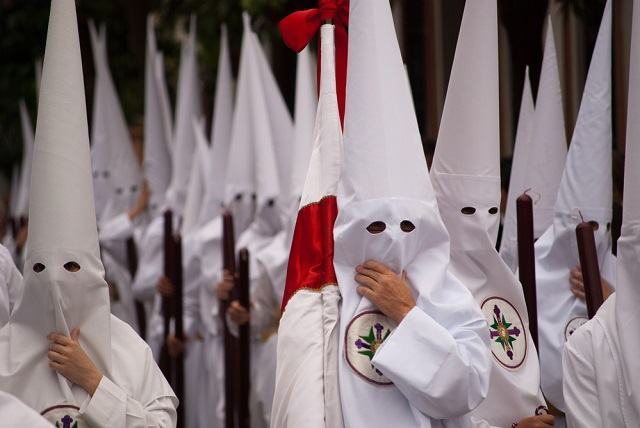 Ku Klux Klan convoca pessoas para matarem gays nos EUA
