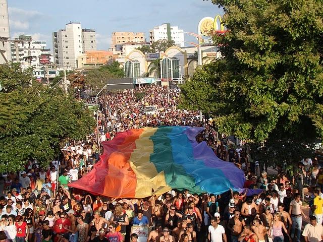 Policiais trataram participantes da Parada LGBT de Contagem com repressão