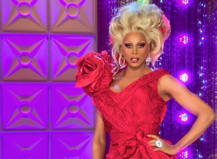 A Endemol Shine negocia para que drag queen RuPaul seja a apresentadora oficial da versão brasileira