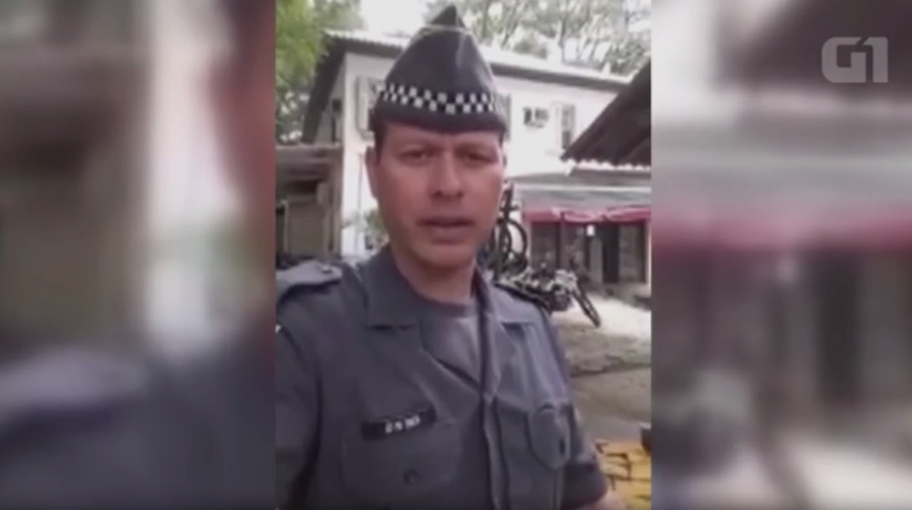 Em vídeo, soldado da policial militar relata episódios de assédio moral por ele ser gay