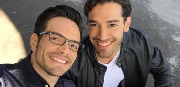 Intérpretes de casal gay da novela mexicana Papá a toda MadreIntérpretes de casal gay da novela mexicana Papá a toda Madre