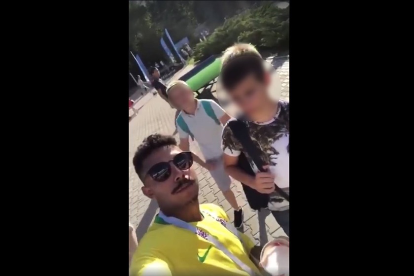Em vídeo brasileiro assedia garoto e pede para reproduzir frases de cunho homofóbicas, pedófilas