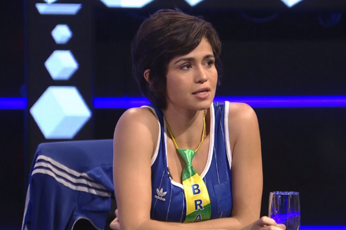 A atriz Nanda Costa no programa Zona Mista, do SporTV