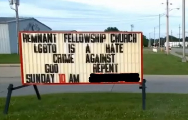 Igreja de Indiana nos Estados Unidos instala placa com mensagem homofóbica