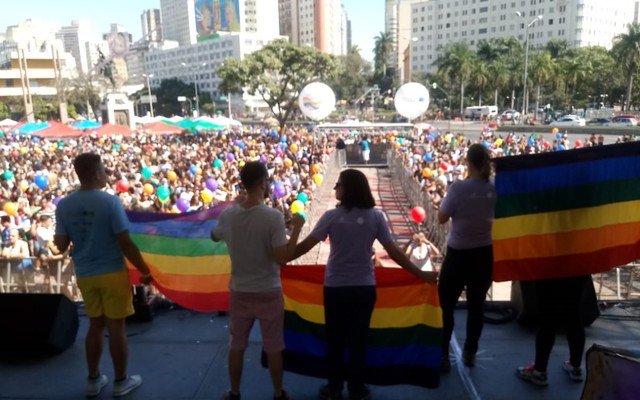 Cerca de 100 mil pessoas compareceram à Parada do Orgulho LGBT de BH, neste domingo (08)