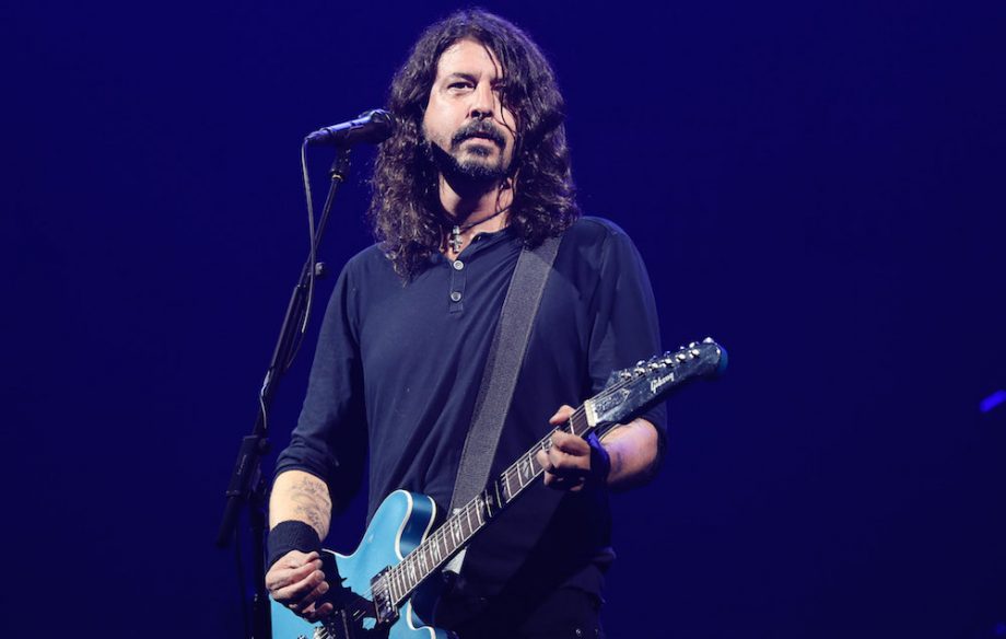 O cantor Dave Grohl, vocalista do Foo Fighters