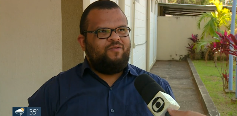 O professor Arnaldo Lima vítima de racismo e homofobia