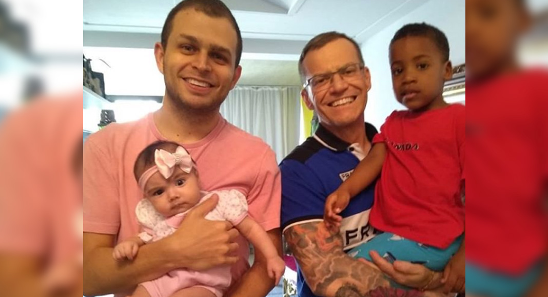 1º senador gay do Brasil Fabiano Contarato (à direita) com filhos e marido