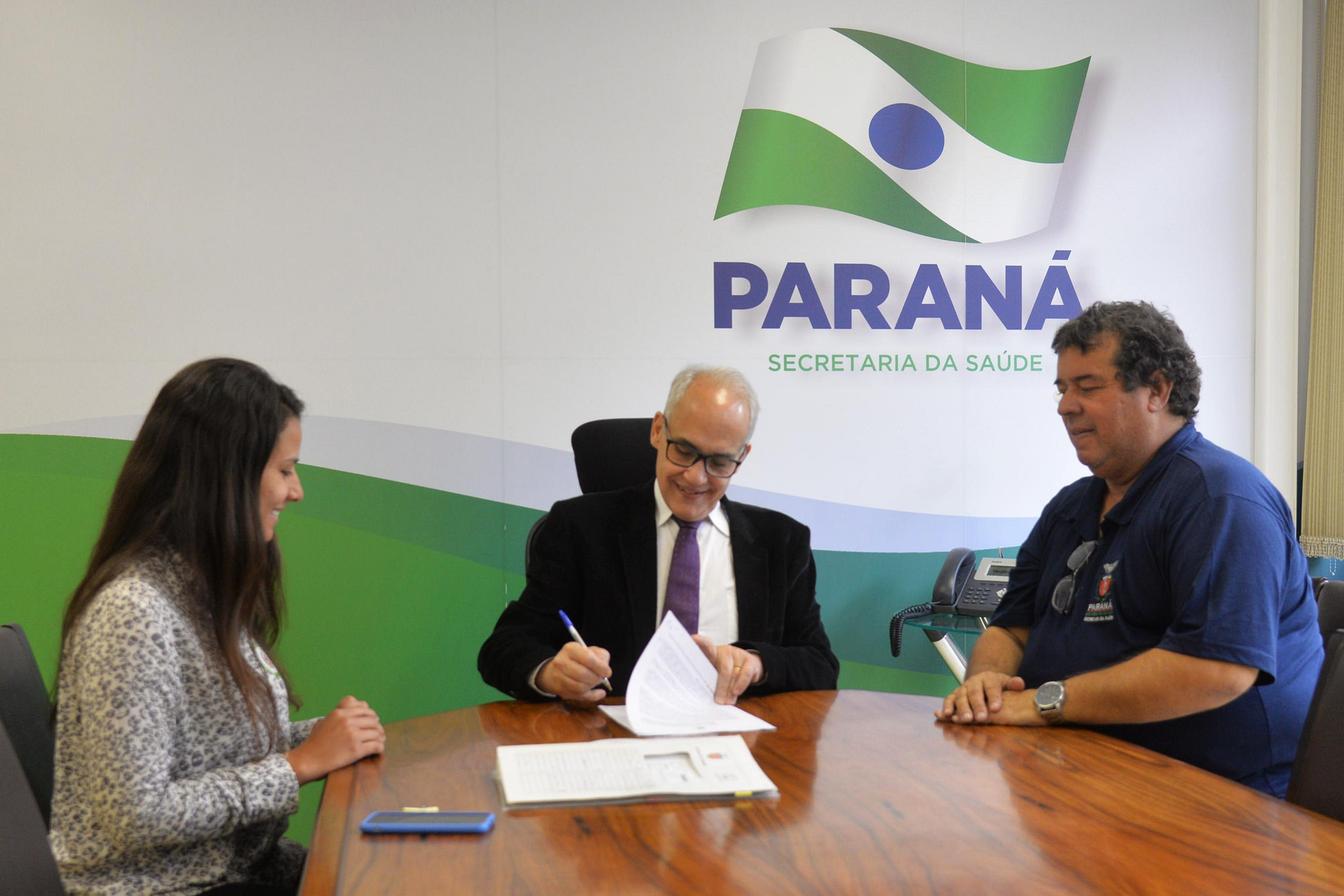 As secretarias estaduais firmaram parceria ao assinarem Protocolo de Intenções para combater os casos de violação dos direitos LGBT) do Paraná.