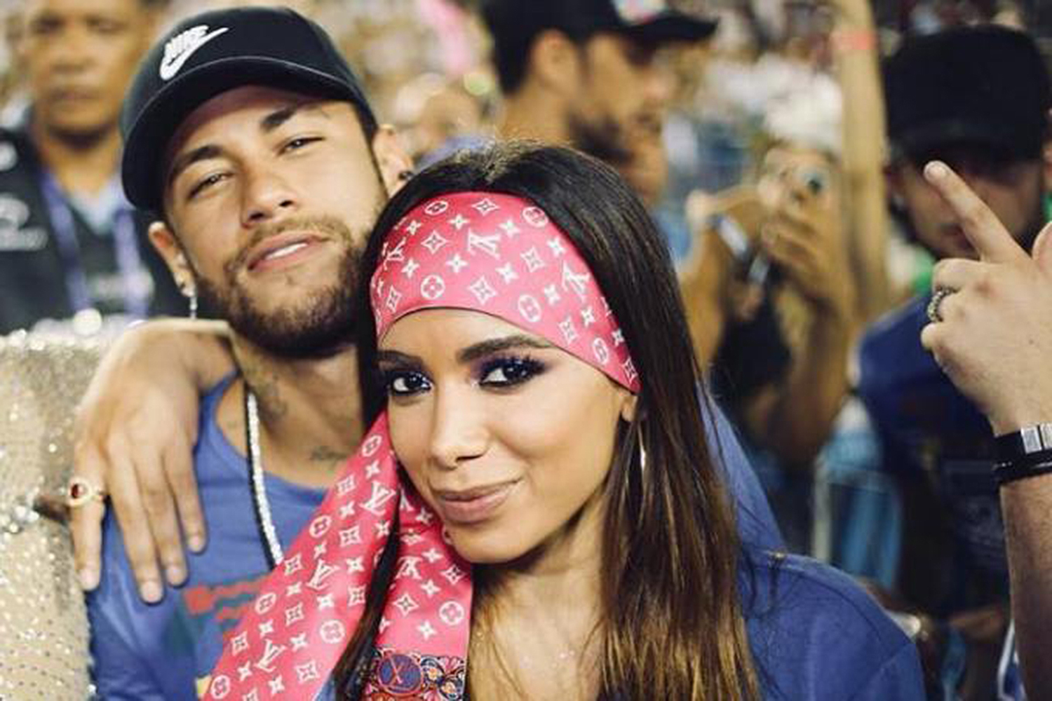 Anitta e Neymar no carnaval