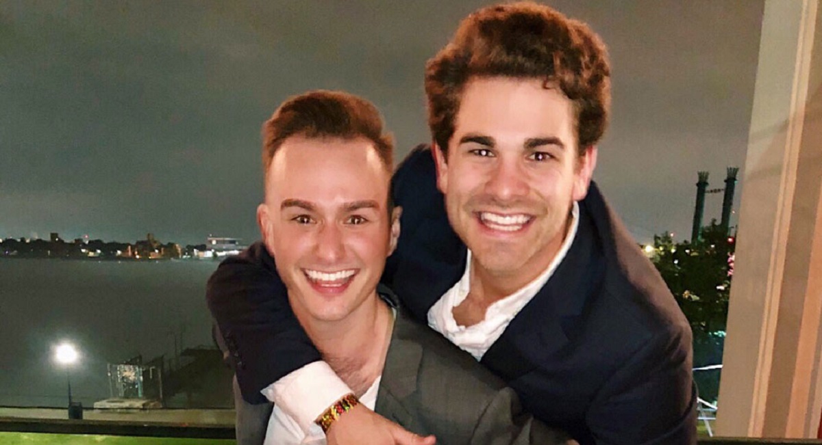 Jovem hétero convida amigo gay para ir ao baile de formatura
