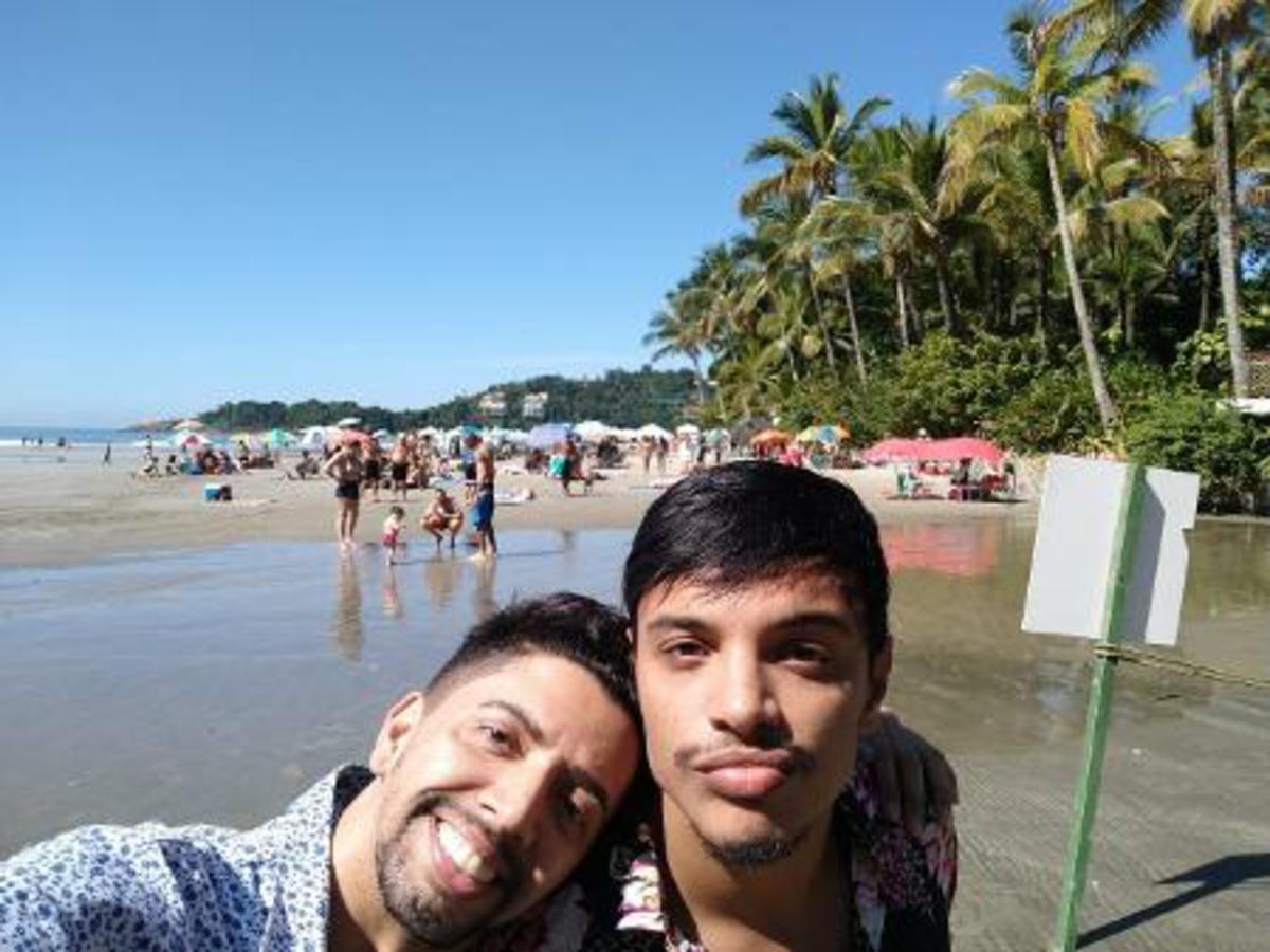 Casal gay Will e Marcelo vítimas de homofobia