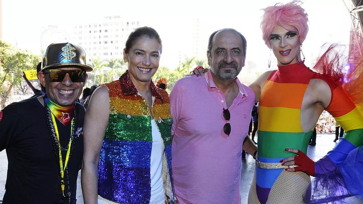 Alexandre Kalil e primeira dama Ana Laeder na Parada LGBT de BH (Foto: Adão de Souza/PBH)