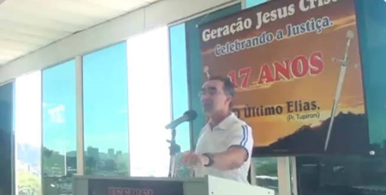 Pastor manda fiéis discriminar homossexuais durante pregação