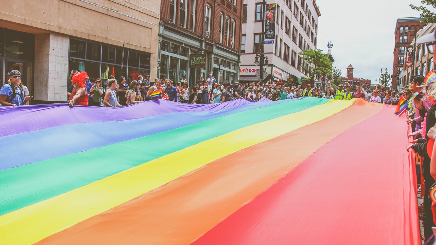 Grupos LGBTI lançam nota de repúdio (Foto: Unsplash)