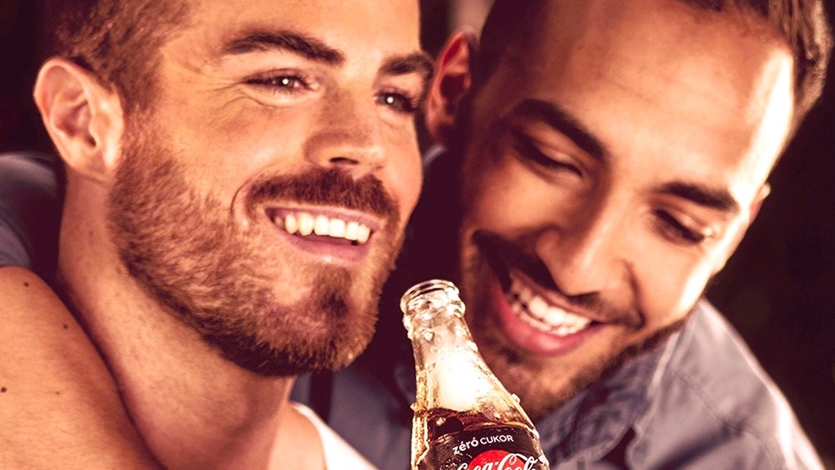 Campanha da Coca-Cola com casal gay