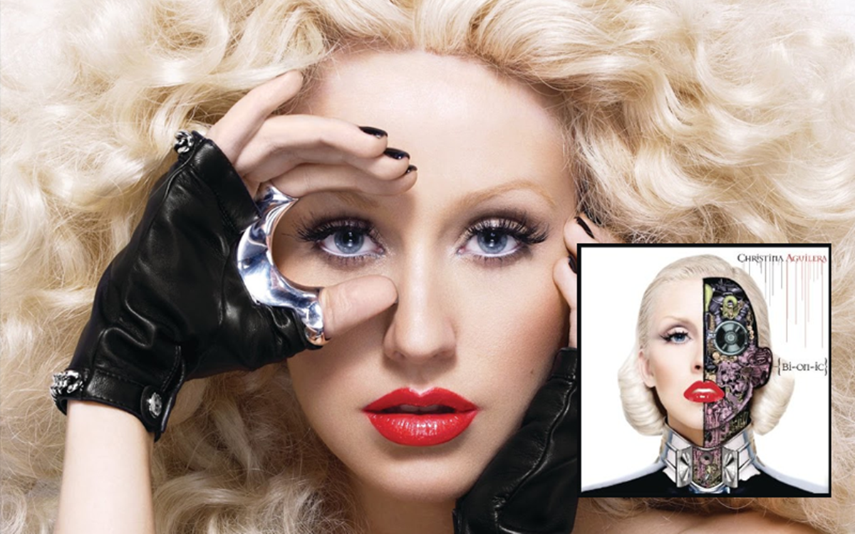 Christina Aguilera na capa do BionicChristina Aguilera na capa do Bionic (Reprodução) (Reprodução)