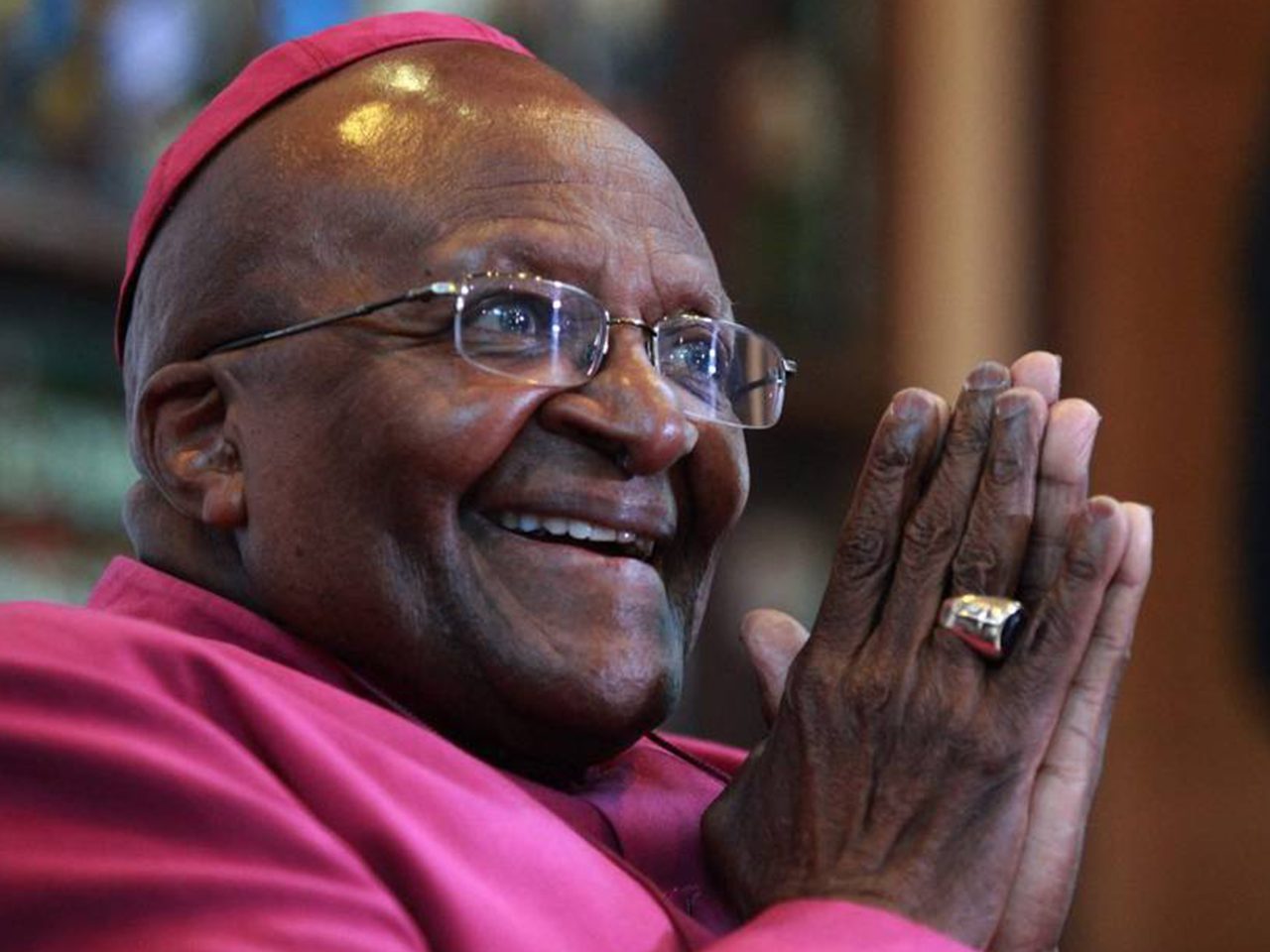 Aos 90 anos, morre Desmond Tutu, apoiador da luta pelos direitos LGBTQIA+