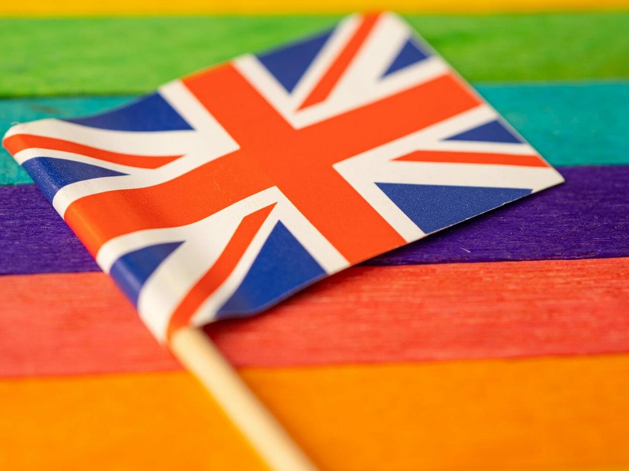 Reino Unido absolve homens condenados por praticar relações sexuais com o mesmo sexo