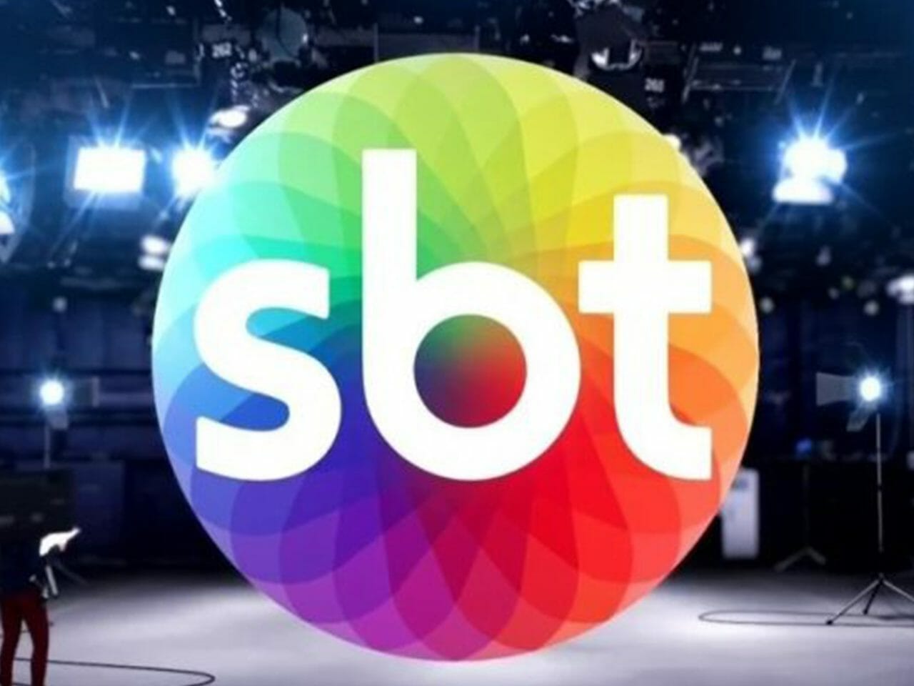 SBT cria campanha contra LGBTobia em parceria com funcionários e artistas