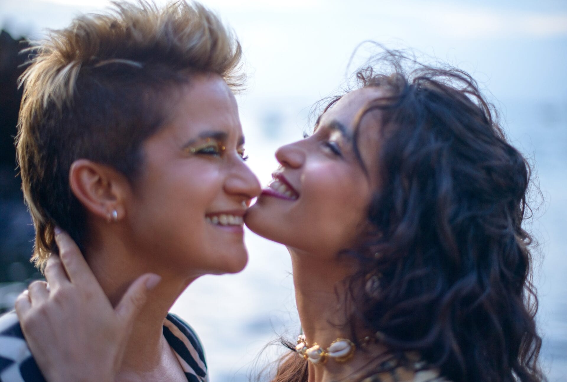 Nanda Costa e Lan Lahn serão rainhas de bloco do carnaval de 