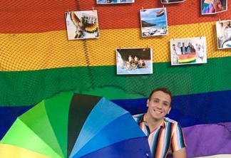 Fernando Bertozzi inaugura “Mural do Orgulho” em Búzios