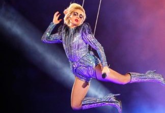 Lady Gaga em apresentação no Super Bowl 2017