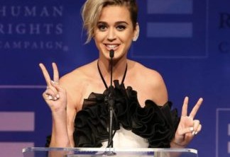 Katy Perry durante discurso na National Equality Award at the Human Rights Campaign Gala, em Los Angeles