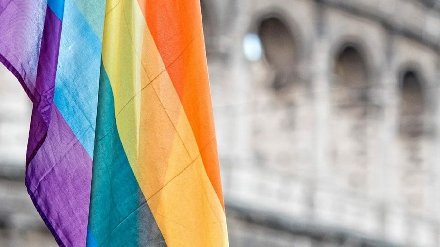 Senado Italiano rejeita lei de anti-homofobia