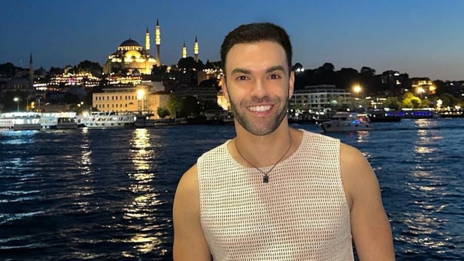 Homem fica 19 dias preso na Turquia por 'parecer gay'