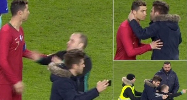 Torcedores invadiram o campo para tietar Cristiano Ronaldo