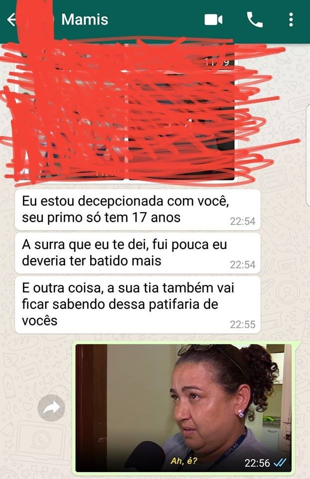 Mãe dá bronca em filho após flagrá-lo transando com o primo