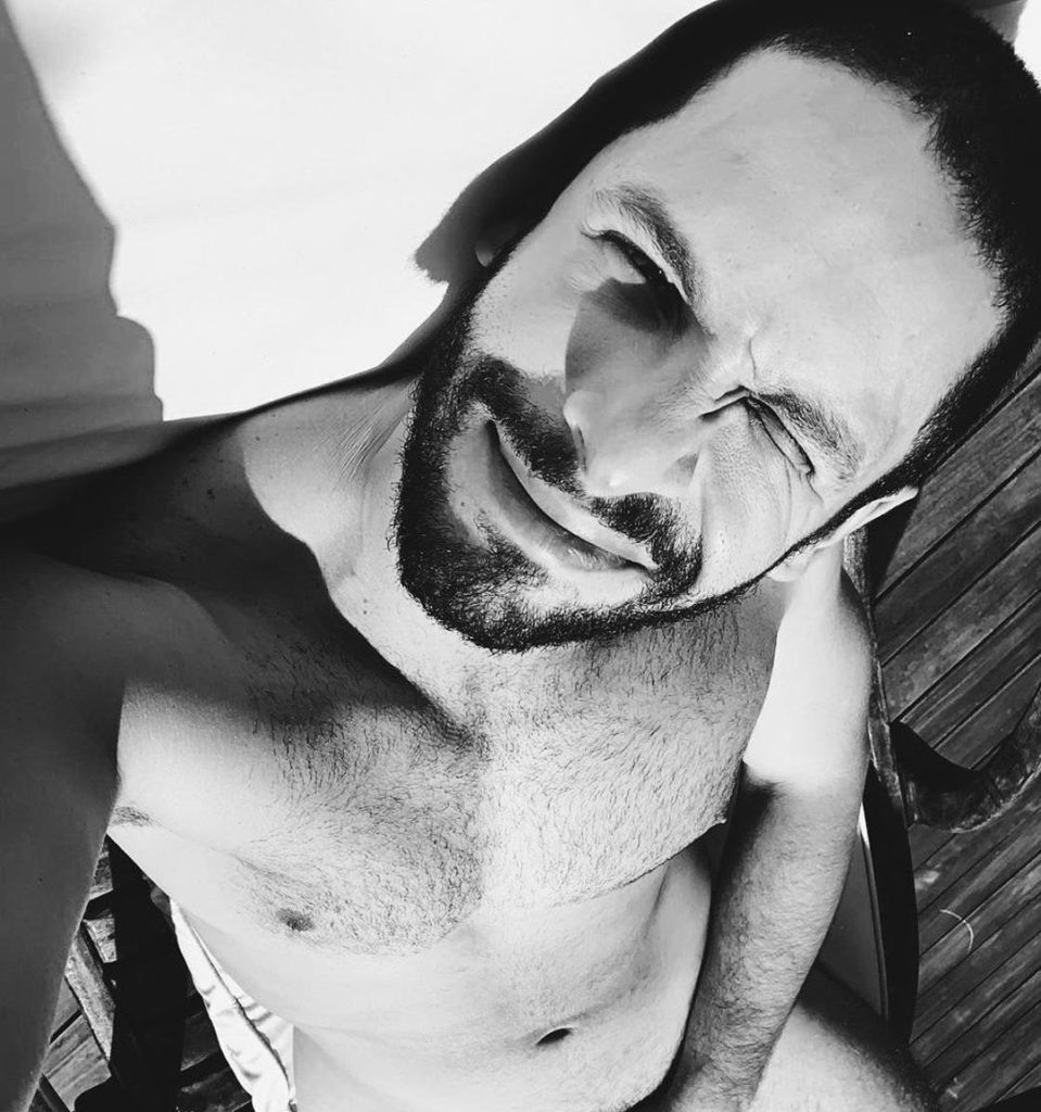 Rainer Cadete sem roupa